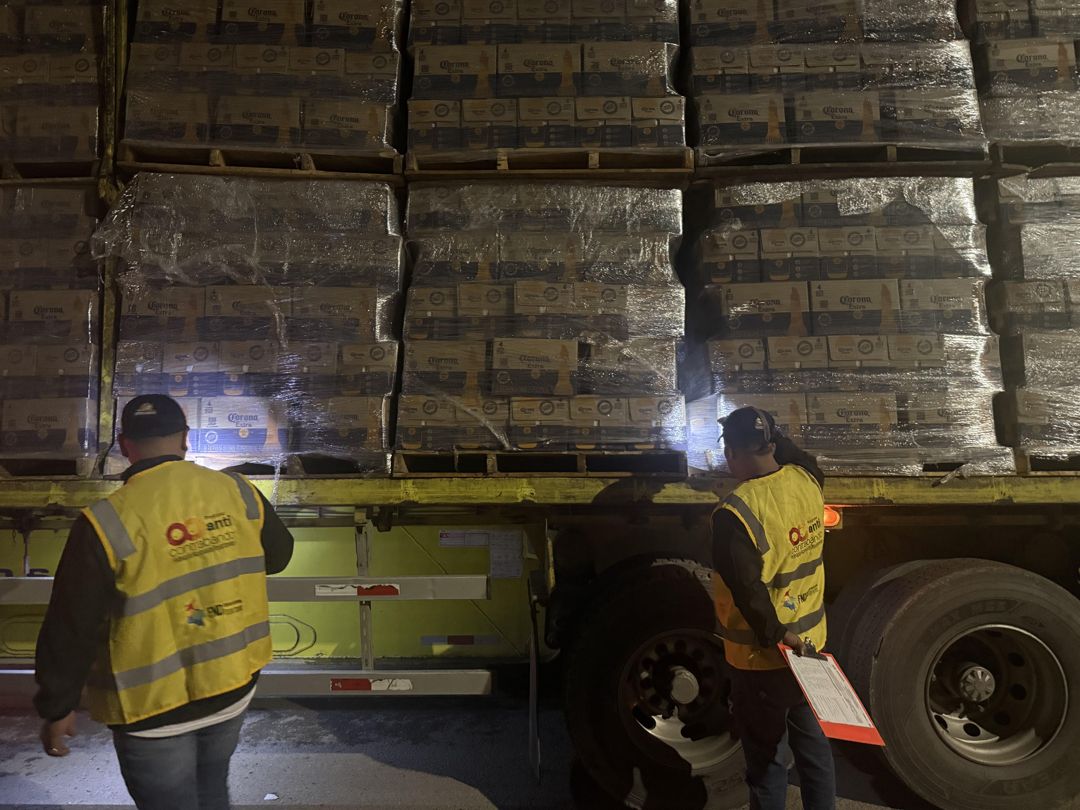 Puesto de control nocturno en Mocoa